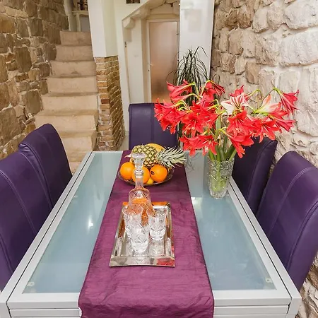 Apartment Stone Beauty Kastela *