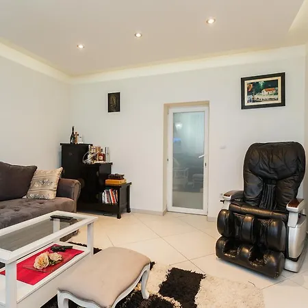 Apartment Stone Beauty Kastela *