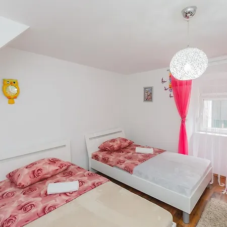 Apartment Stone Beauty Kastela