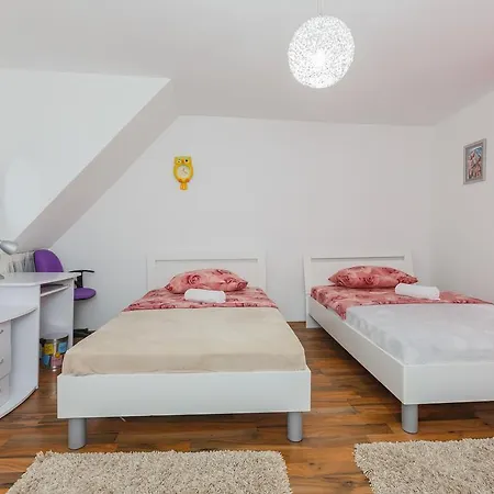 Apartment Stone Beauty Kastela