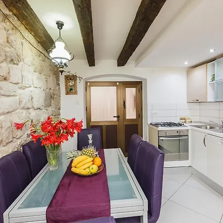 Stone Beauty Kastela Apartment *